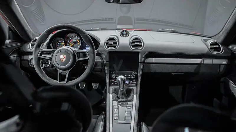 Porsche 718 Cayman GT4