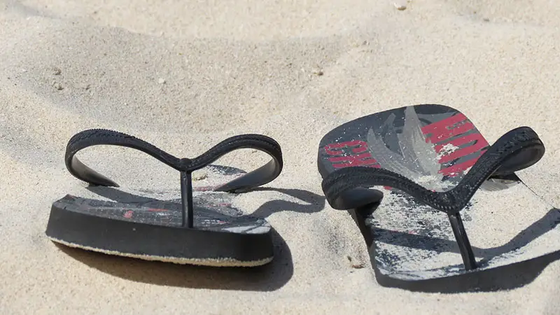 Multa conducir con chanclas