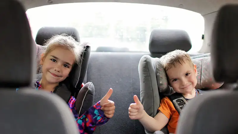 Consejos niños viajen seguros en coche