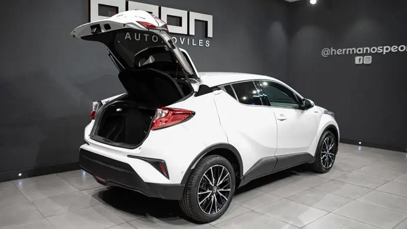 Toyota C-HR Hermanos Peón