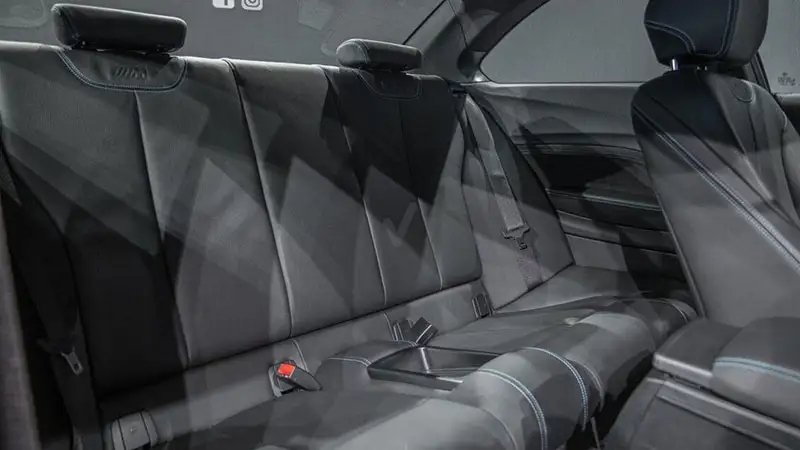 Plazas traseras M2