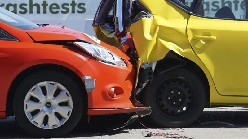 Cómo rellenar un parte amistoso de accidente