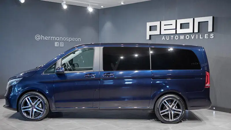 Mercedes-Benz Clase V Hermanos Peón