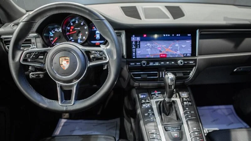 Porsche Macan interior