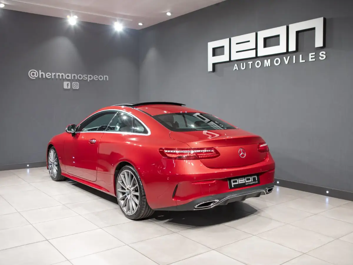 Mercedes-Benz E Coupé 220d trasera