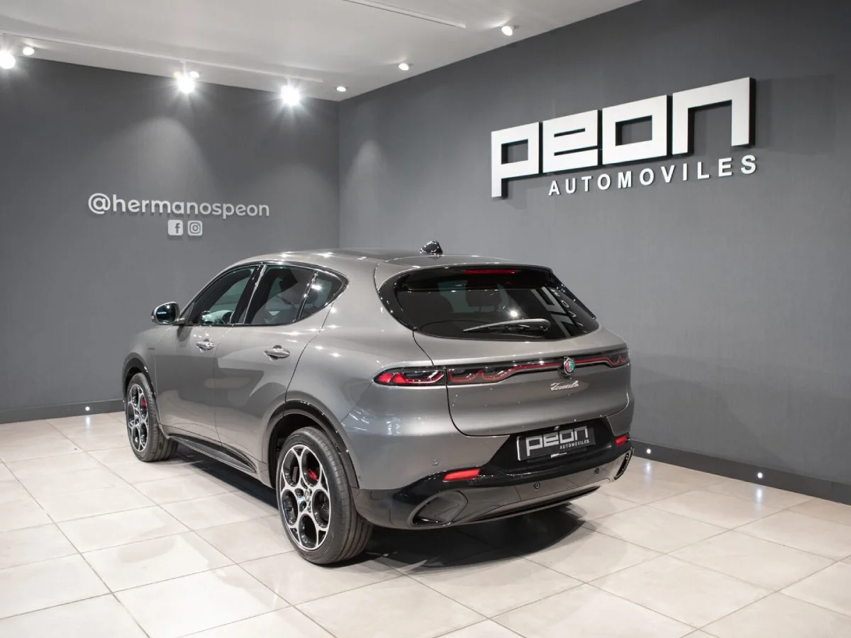 Alfa Romeo Tonale trasera