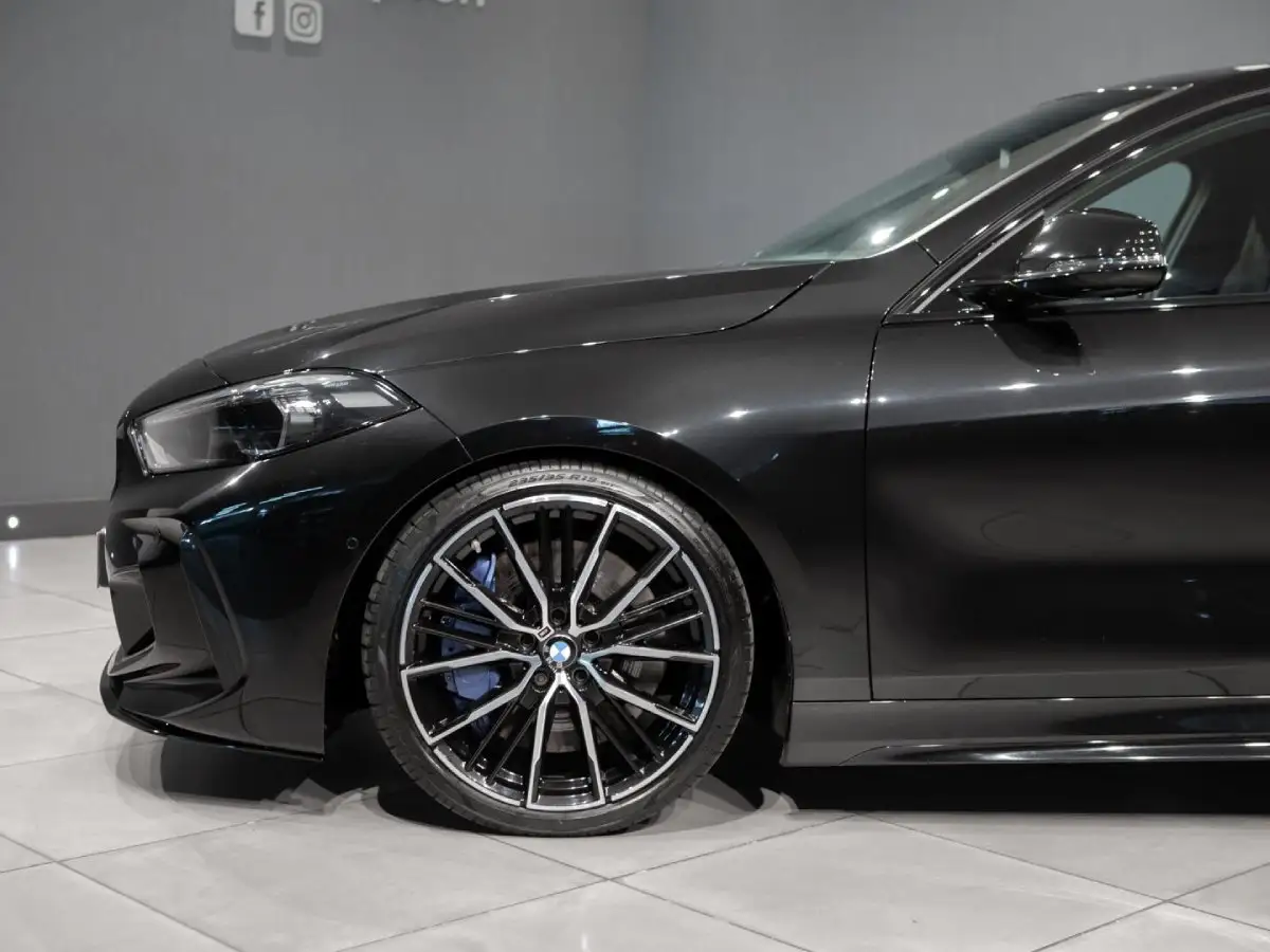 Zona motor BMW M135i xDrive